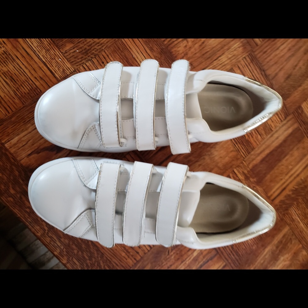 Bionic sneakers, great for your feet.